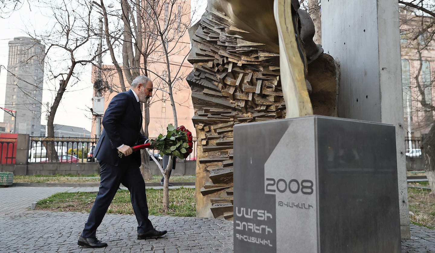 Prime Minister paid tribute to memory of the victims of March 1, 2008