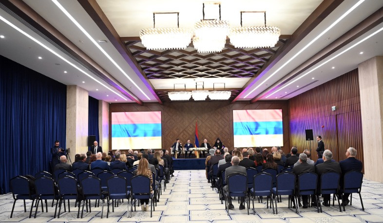 President Vahagn Khachaturyan met with representatives of the Armenian community in Erbil