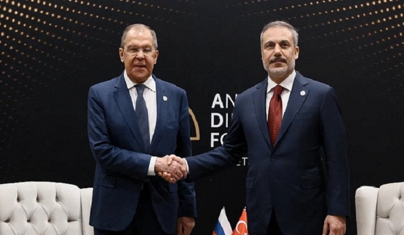 Встреча министров иностранных дел России и Турции состоялась в рамках дипломатического форума