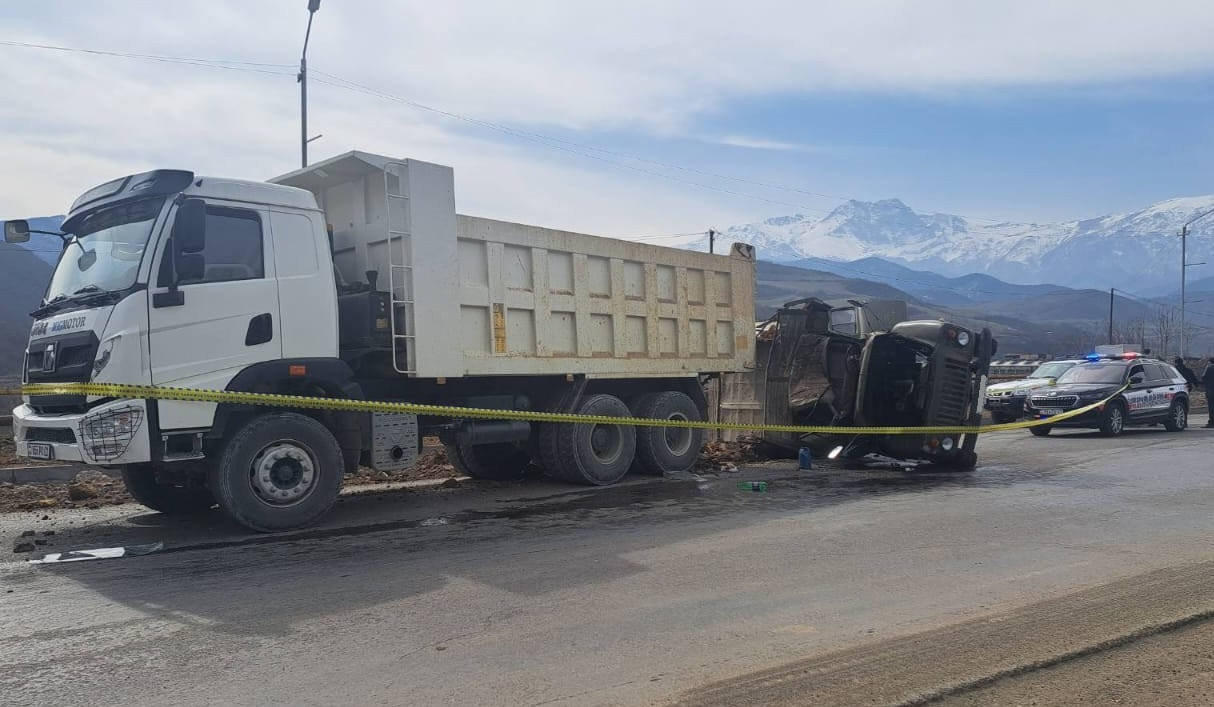 Ավտովթար Կապան քաղաքի օդանավակայանի մոտակայքում