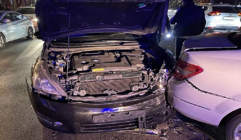 Գարեգին Նժդեհի փողոցում մեքենաներ են բախվել․ կա տուժած