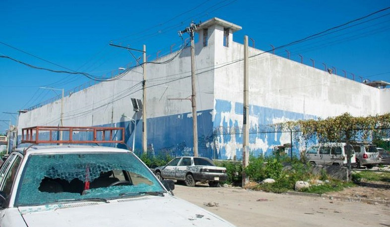 Haitian gangs break into and free nearly 4,000 inmates from Port-au-Prince's main prison