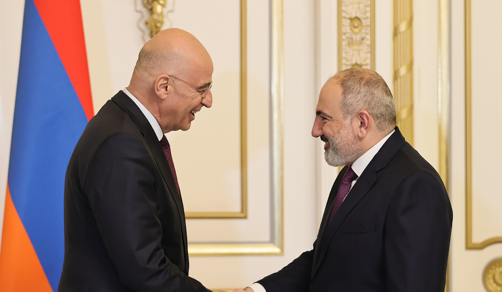 Никол Пашинян принял делегацию во главе с министром национальной обороны Греции