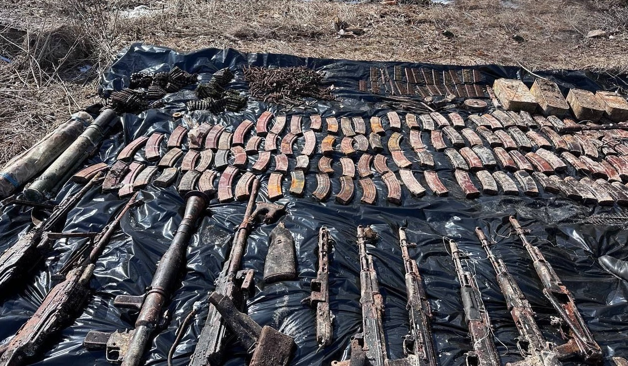 Ռազմական ոստիկանության Գյումրու բաժնի աշխատակիցների բացատրական աշխատանքների արդյունքում հանձնվել  է ապօրինի պահվող զենք-զինամթերք