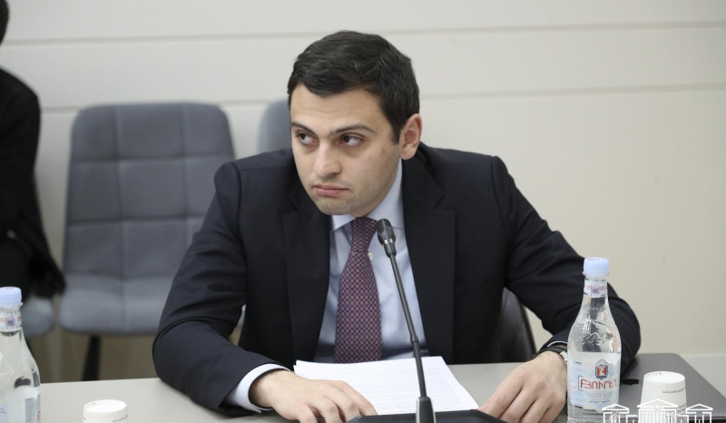 Առաջարկվում է «Բաժնետիրական ընկերությունների մասին» օրենքում փոփոխություն կատարել՝ ներդնելով նոր պայմանագրային ձև