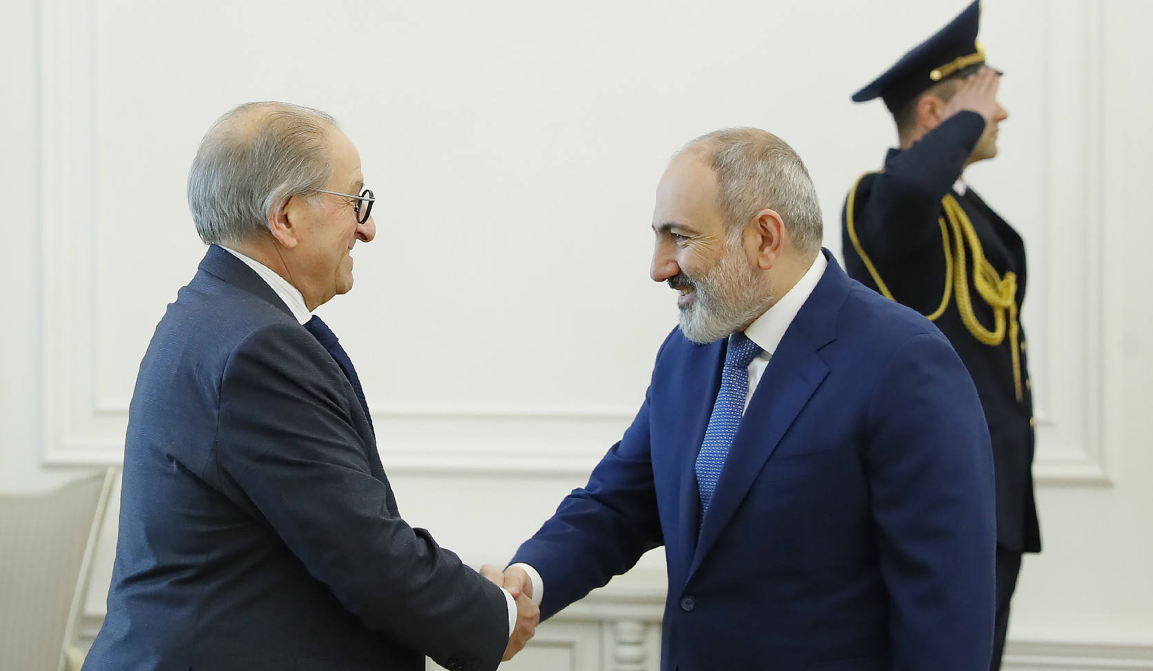 Pashinyan received Swiss-Armenian businessman and philanthropist Vahe Gabrash