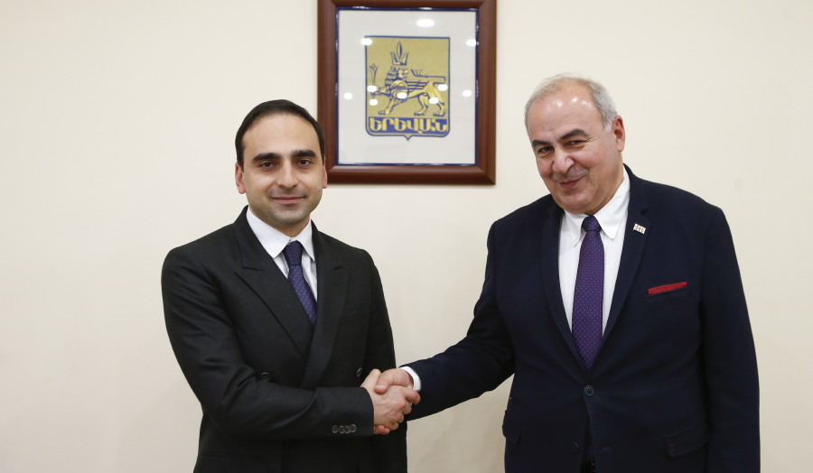 Ավինյանն ու Վրաստանի դեսպանը քննարկել են Երևանի և Թբիլիսիի միջև գործակցության ընդլայնմանն առնչվող հարցեր