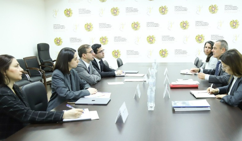 ԼՂ-ից բռնի տեղահանվածների իրավունքների արդյունավետ իրացում, քրեակատարողական ոլորտում գործակցություն․ Կարեն Կարապետյանն ընդունել է Հայաստանում Կարմիր խաչի պատվիրակությանը