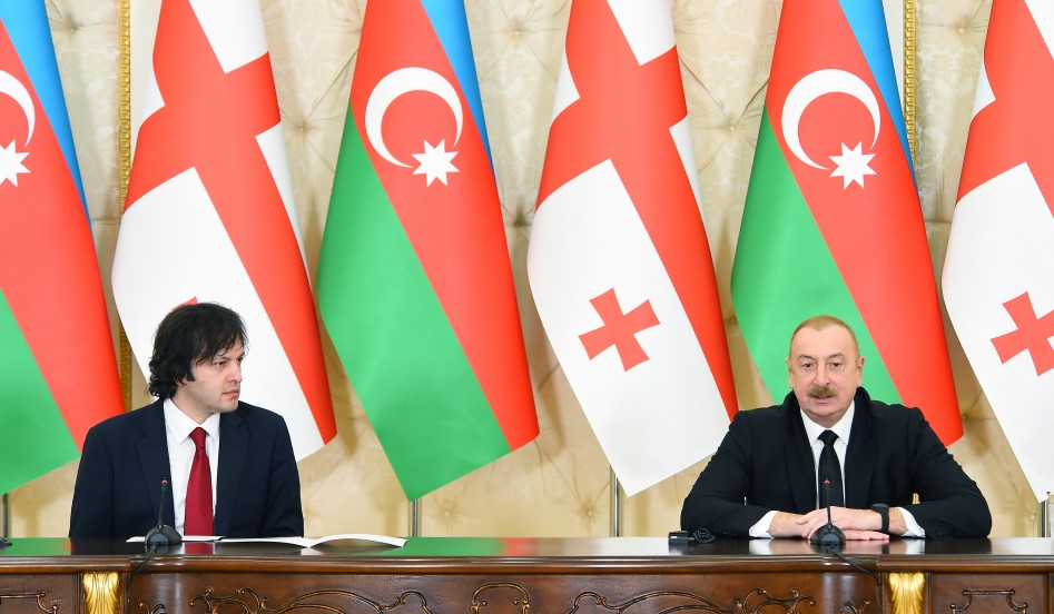 Алиев принял Кобахидзе в Баку