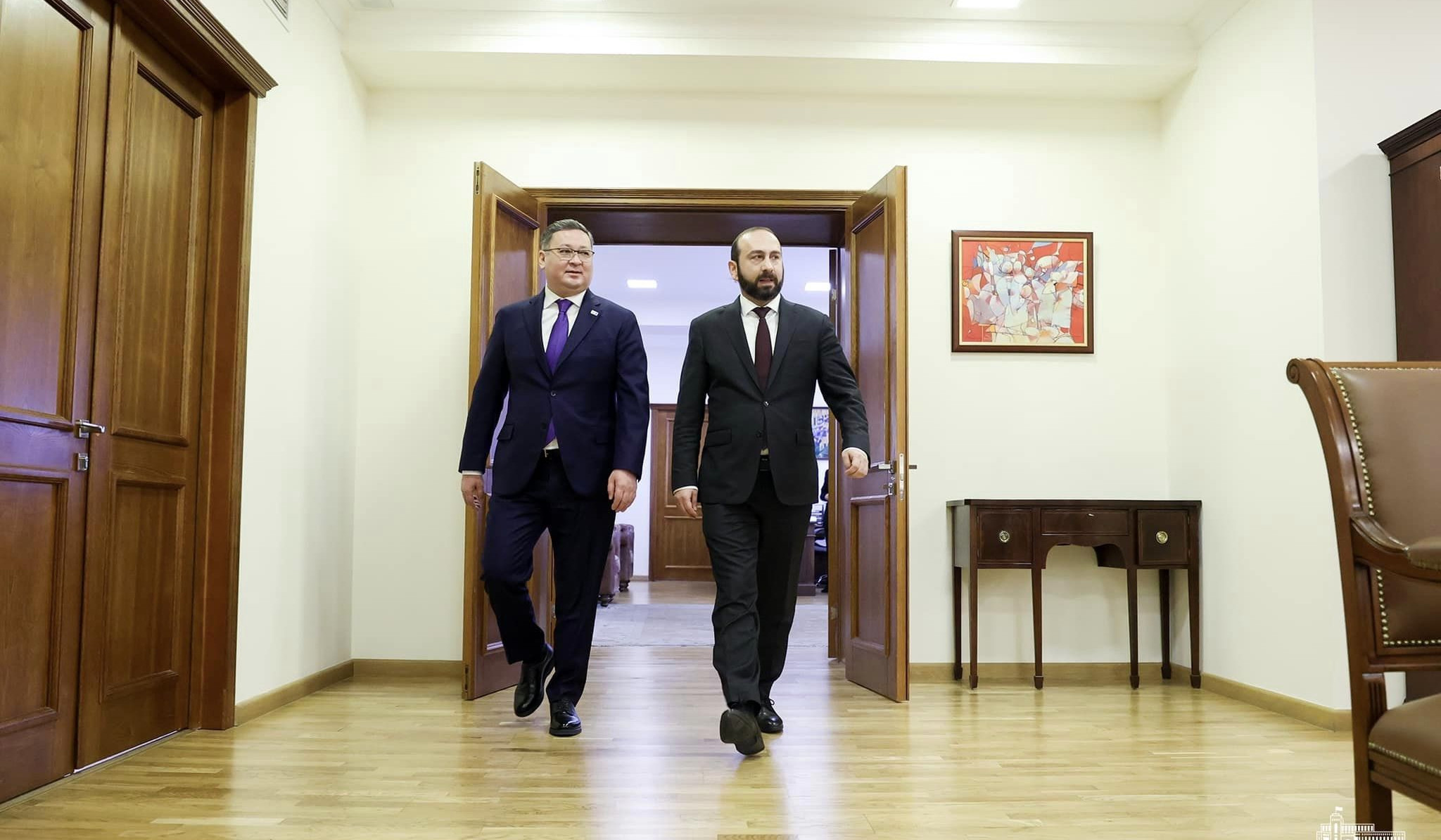 В МИД началась закрытая встреча министров иностранных дел Армении и Казахстана