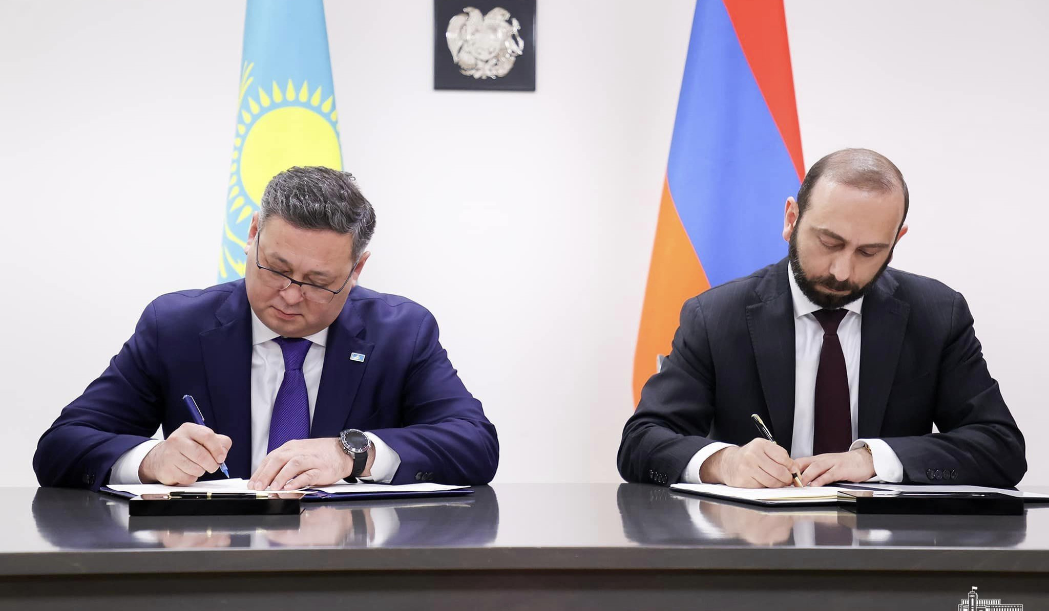 Հայաստանի և Ղազախստանի ԱԳ նախարարները ստորագրել են երկու գերատեսչությունների միջև 2024-2025թթ. գործողությունների ծրագիրը