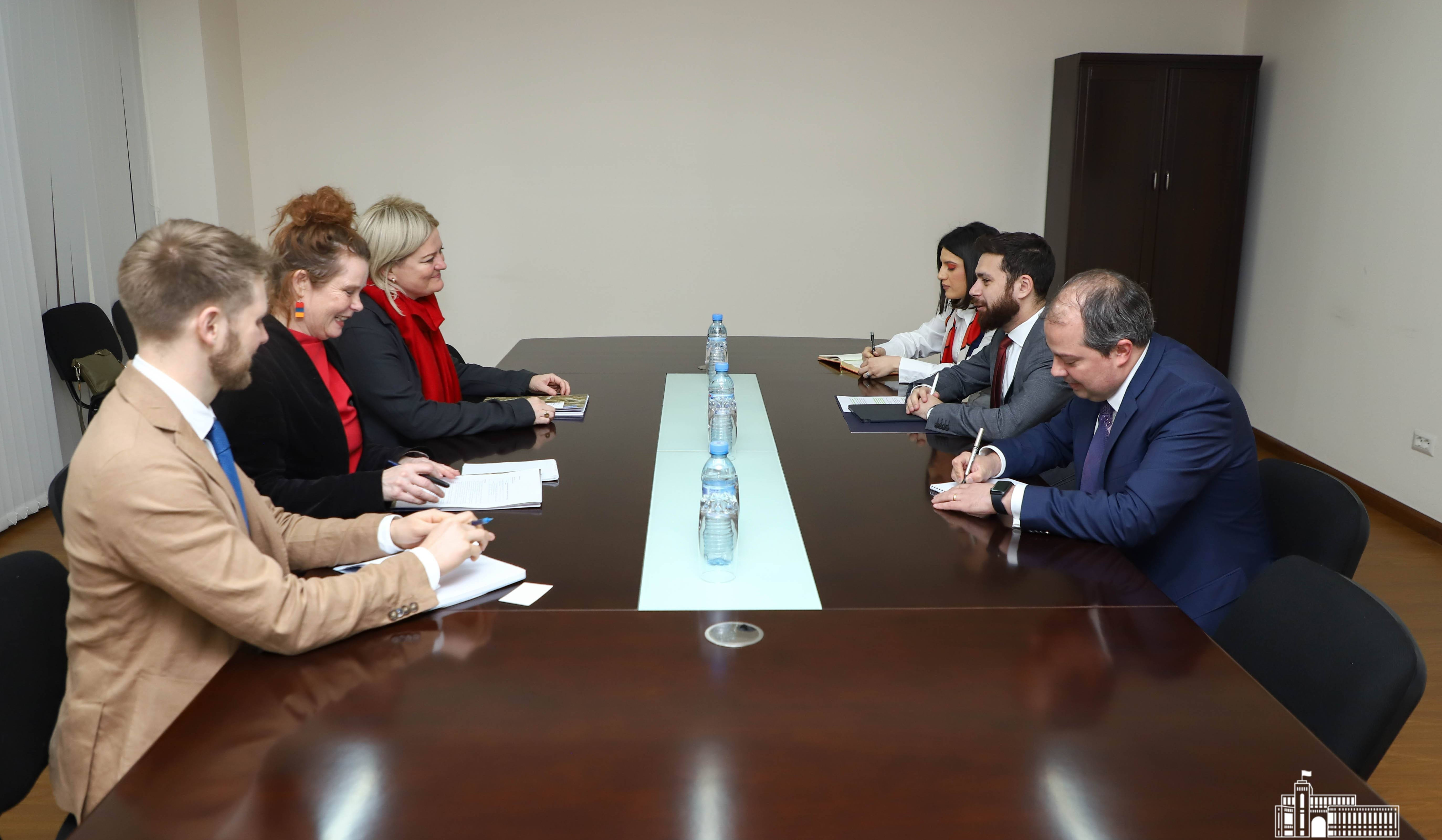 Վահան Կոստանյանը և Քեյթ Նյուտոնը քննարկել են ՀՀ-ՊՀԾ համագործակցության օրակարգին վերաբերող հարցեր