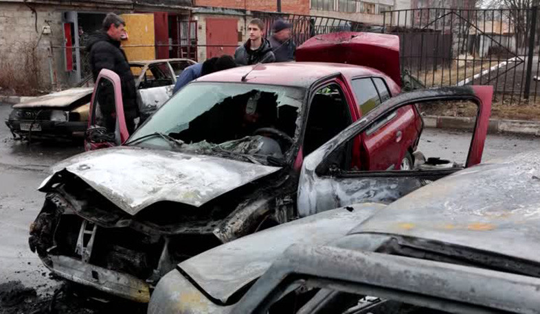 Russia, Ukraine report air attacks in border areas, evacuate civilians