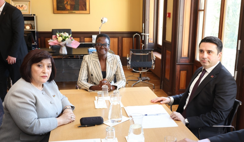 RA NA President Alen Simonyan meets with Speaker of Parliament of Azerbaijan in Geneva