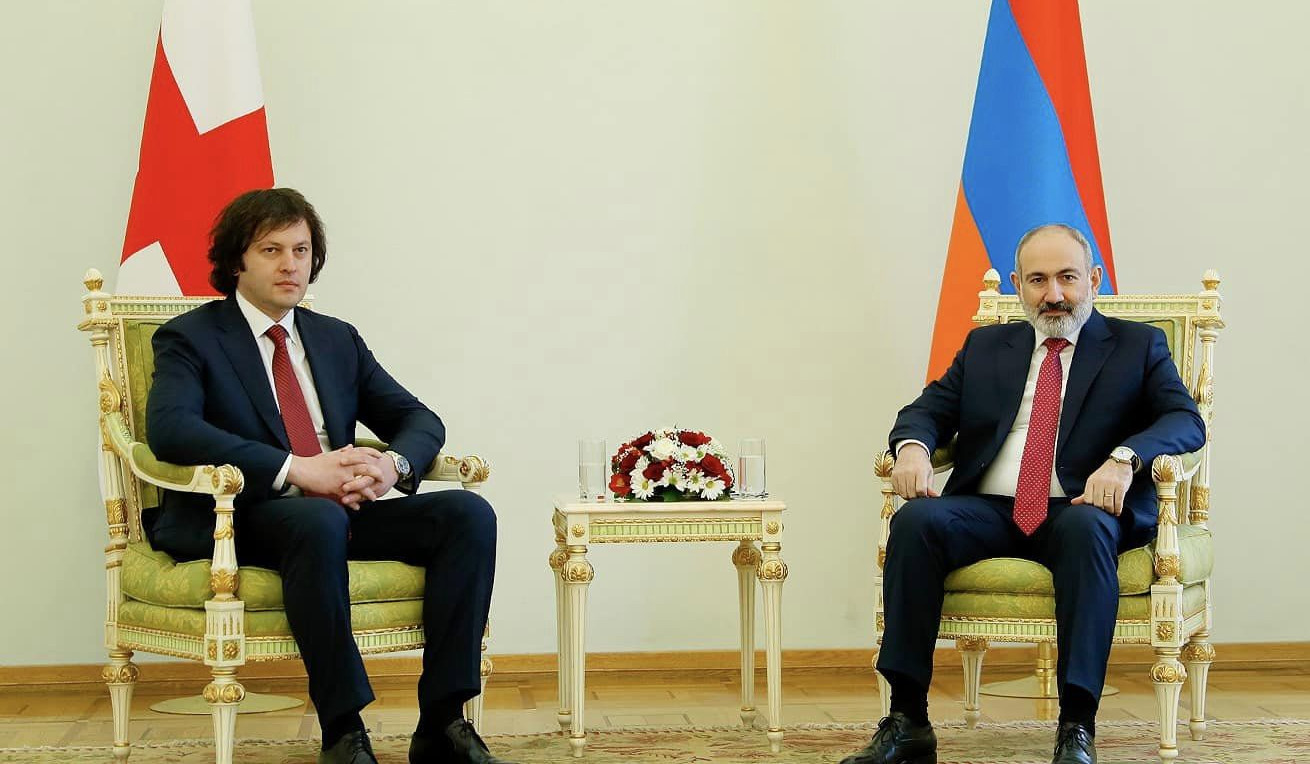 Никол Пашинян и Ираклий Кобахидзе провели приватную беседу