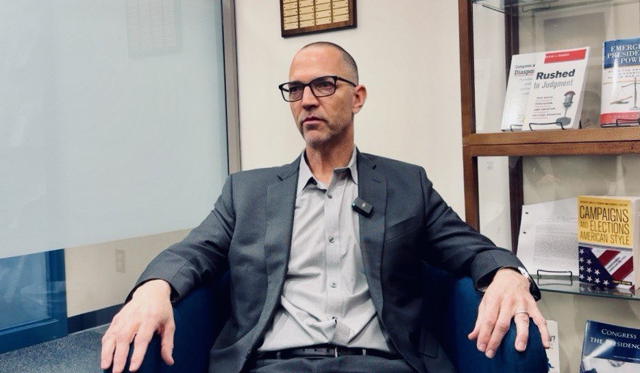 ԱՄՆ քաղաքական համակարգի գլխավոր մարտահրավերը բևեռացումն է․ հարցազրույց պրոֆեսոր Դևվիդ Բարքերի հետ