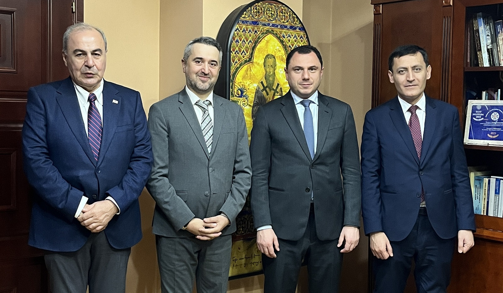 Վրաստանի կրթության, գիտության և երիտասարդության նախարարը ծանոթացել է հայկական ձեռագրերին