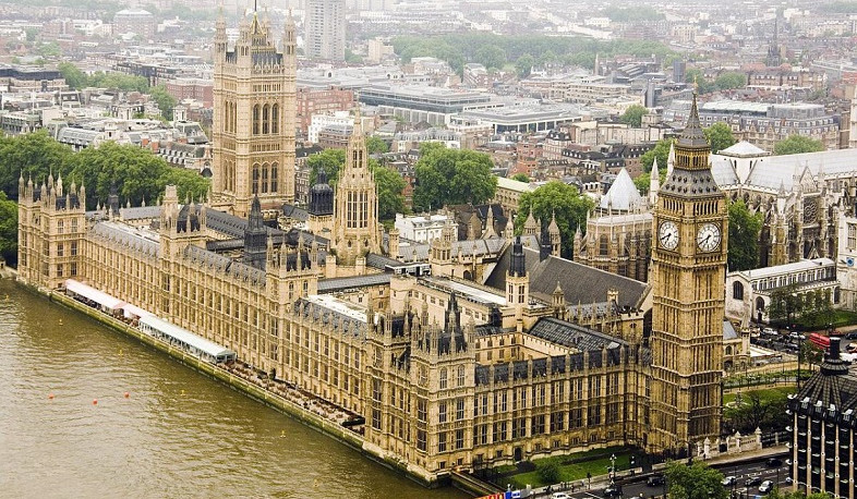 Более 130 британских депутатов призвали запретить продажу оружия Израилю