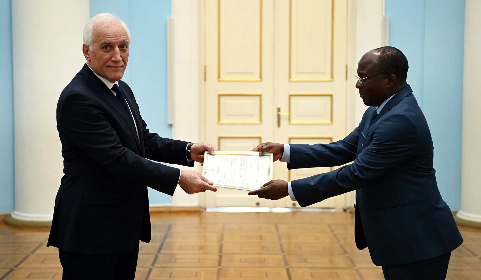 Ambassador of Guinea to Armenia presented his credentials to President Vahagn Khachaturyan