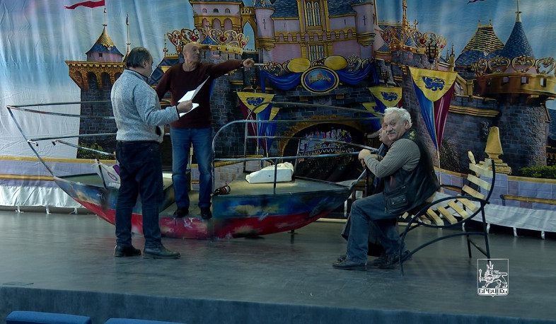 Վերանորոգված ու վերազինված «Մհեր Մկրտչյան» արտիստական թատրոնը դռները կբացի առաջնախաղով