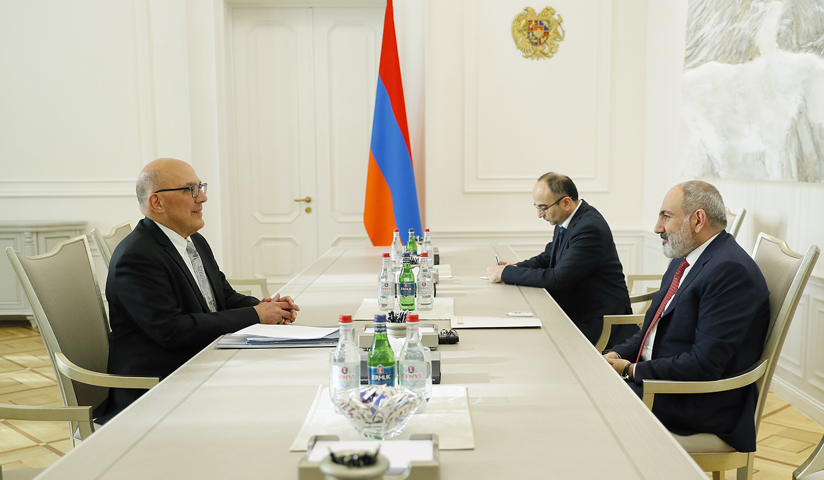 Prime Minister receives the President of the American University of Armenia