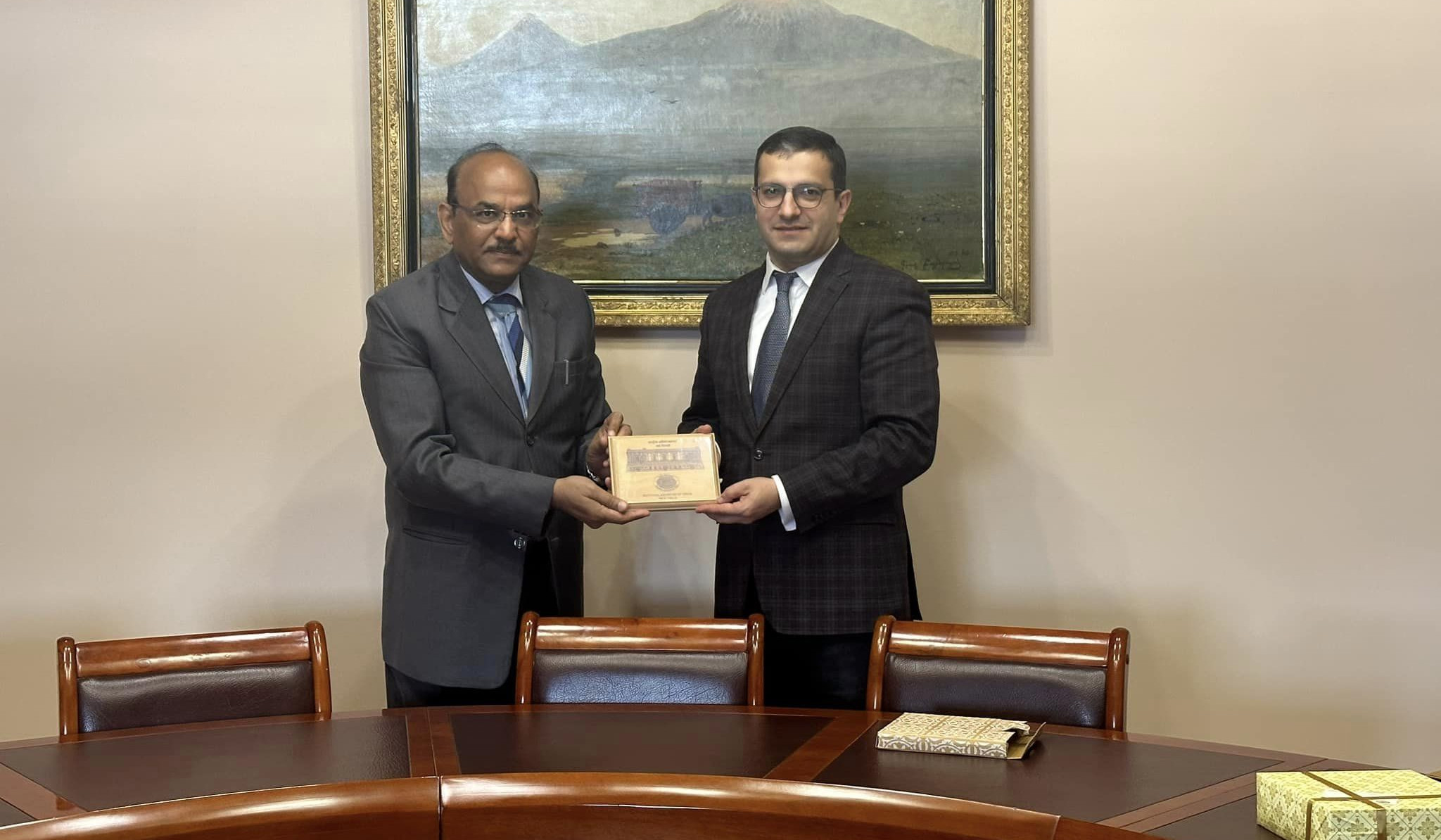 Մատենադարանի ղեկավարությունը Հնդկաստանի ազգային արխիվների տնօրենի հետ քննարկել է համագործակցության հնարավորությունները