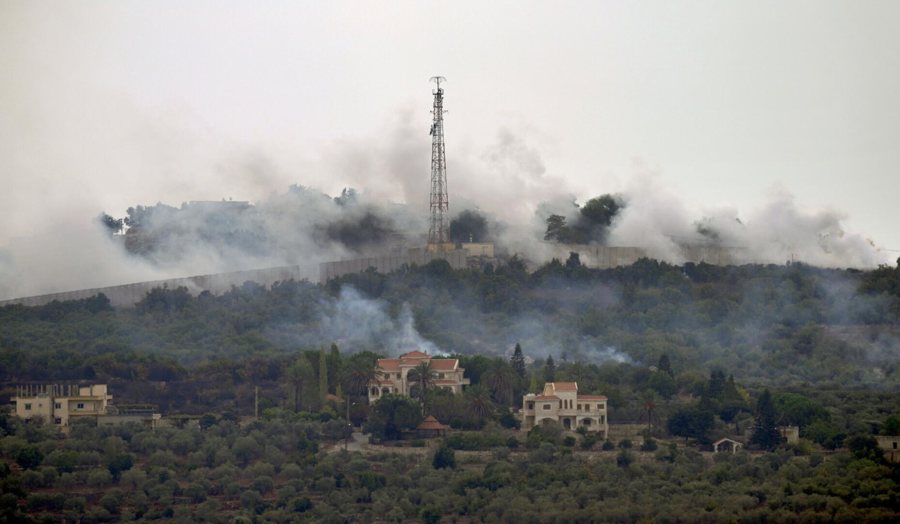 Израиль нанес серию ударов по югу Ливана