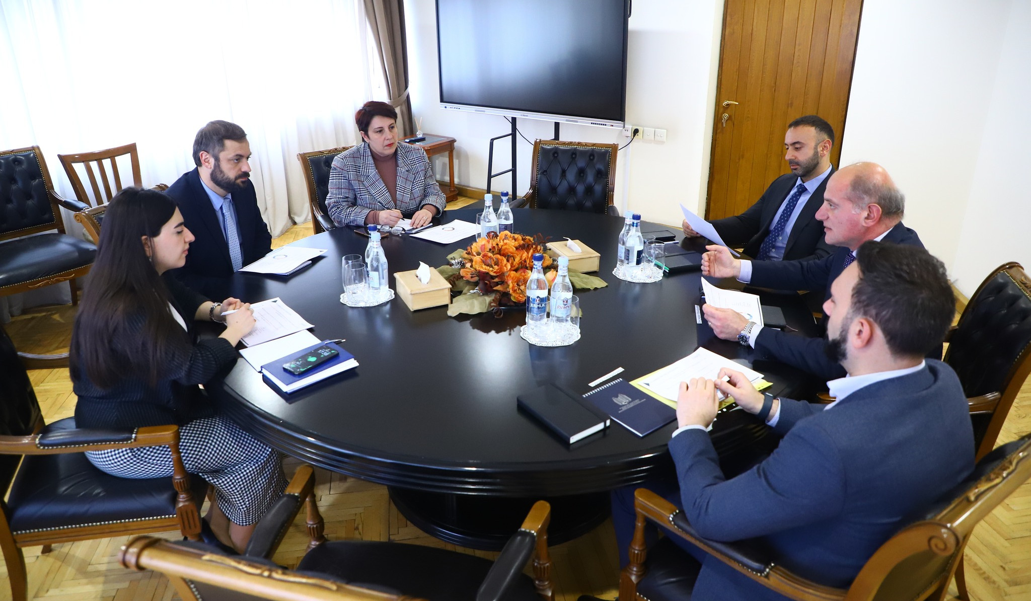 Գևորգ Պապոյանն «Ամբեր կապիտալ» ընկերության ներկայացուցիչների հետ հանդիպմանը կարևորել է ներդրումների աճի խթանումը