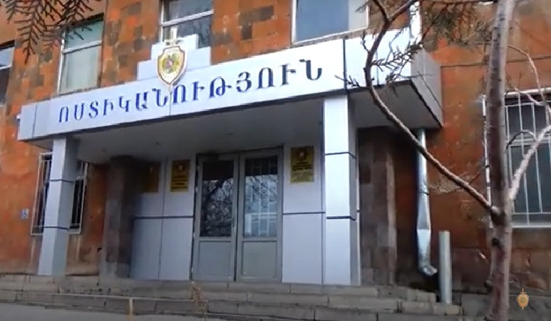 Վաղարշապատի ոստիկանները հայտնաբերել են անակցիզ ծխախոտ ու կեղծ օղի