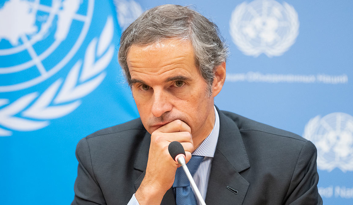 Запорожской АЭС грозит реальная опасность: Гросси