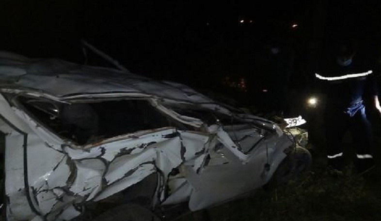 Առափի գյուղում մեքենան ընկել է ձորը և բռնկվել