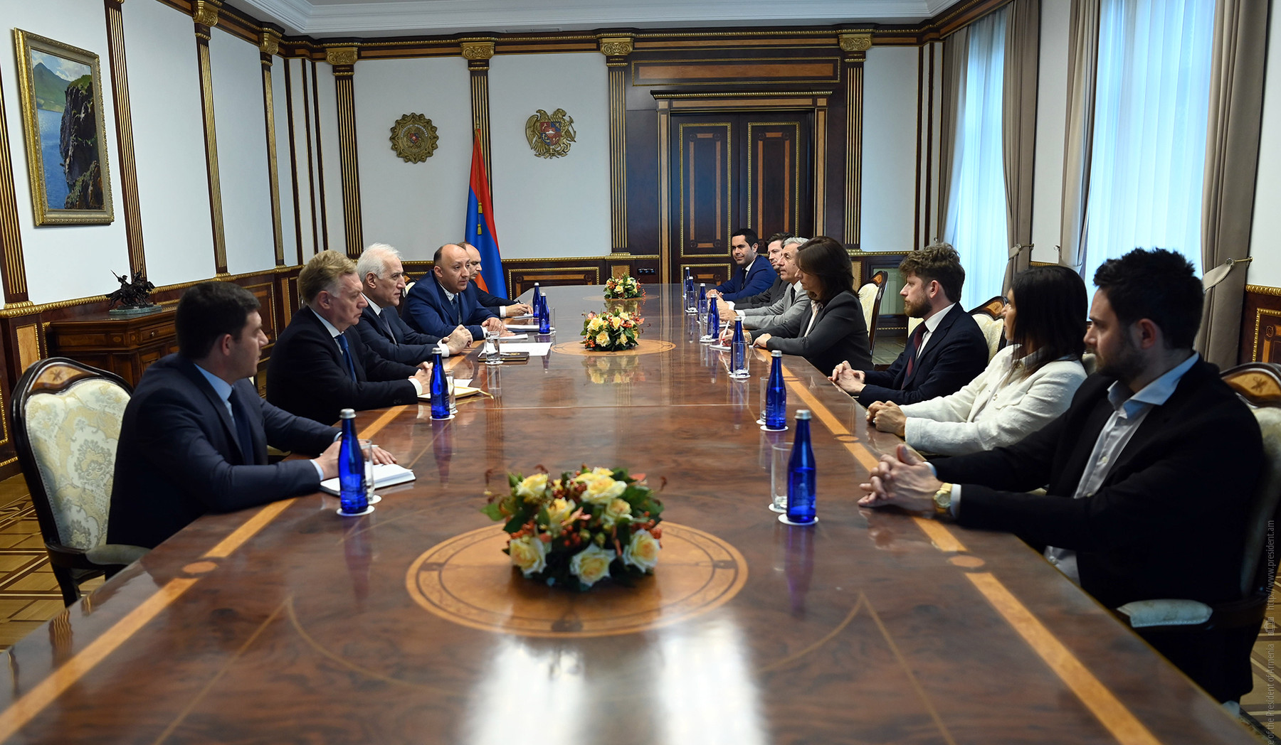 Վահագն Խաչատուրյանը և Մարտին Վասալը շեշտել են տնտեսության և գործարար ոլորտներում փոխգործակցության  ընդլայնման ուղղությամբ ջանքերի կարևորությունը