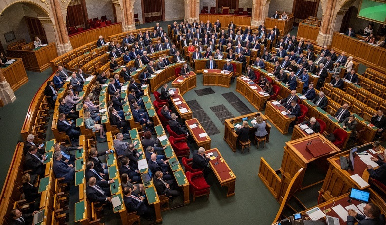 Парламент Венгрии одобрил приостановку действия ДОВСЕ