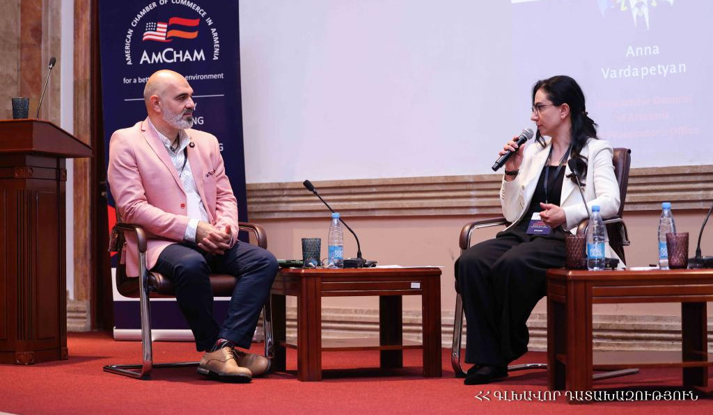 Իմ ճանապարհը հաղթահարման ճանապարհ է և ոչ՝ հակադրման. Աննա Վարդապետյանը՝ հասարակության մեջ կանանց դերի վերաբերյալ համաժողովին