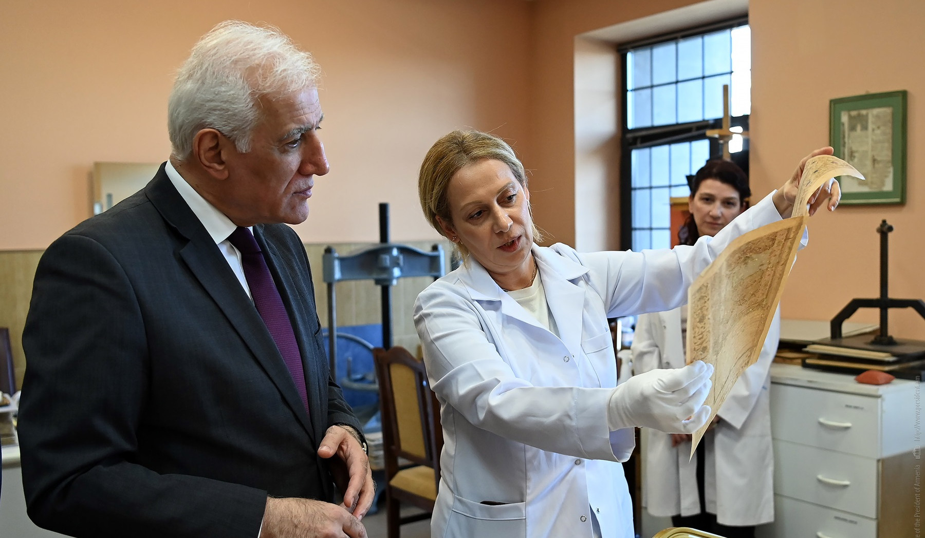 Վահագն Խաչատուրյանը Մատենադարանում ծանոթացել է ձեռագրերի թվայնացման և վերականգնման աշխատանքներին