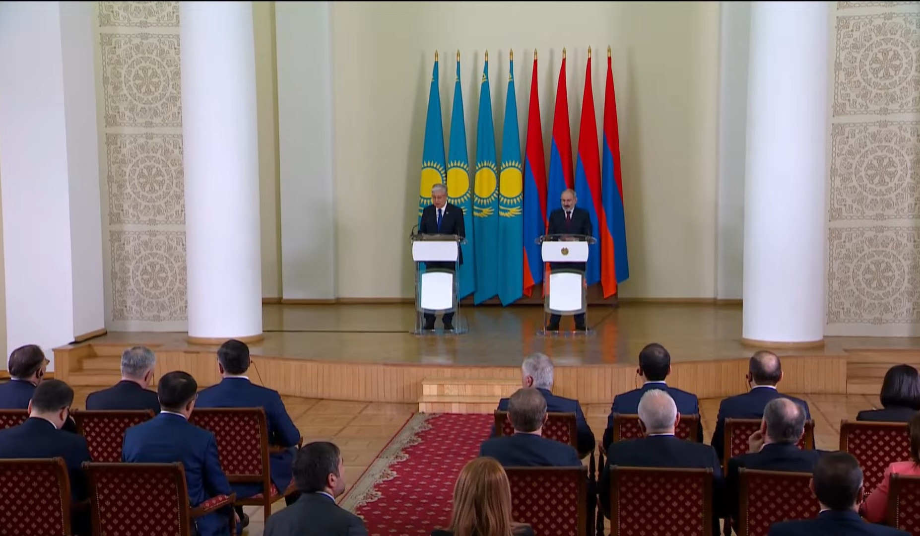 Мы приветствуем стремление Армении и Азербайджана заключить мирное соглашение: Токаев