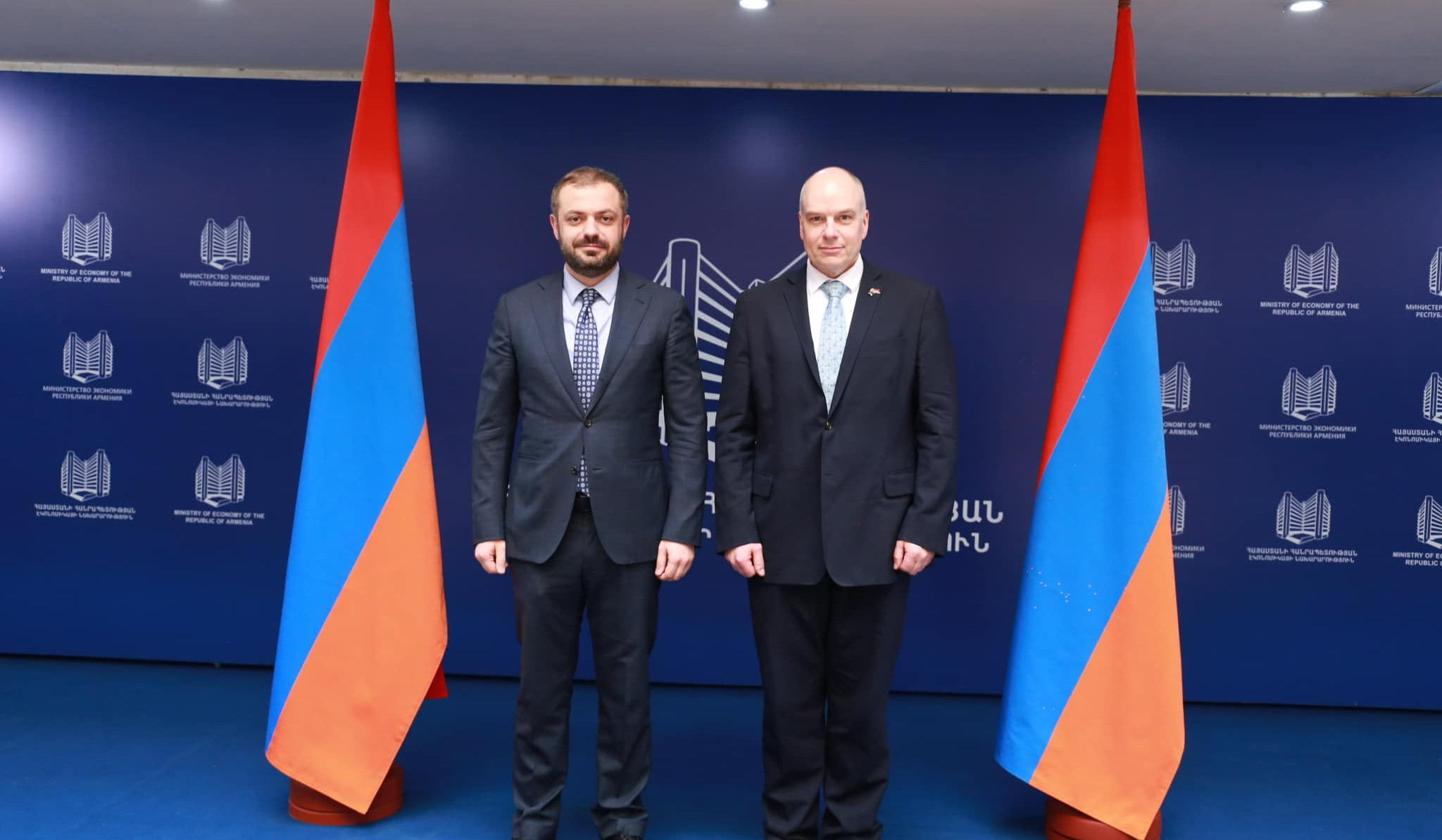 Էկոնոմիկայի նախարարն ու Ավստրալիայի դեսպանը քննարկել են երկու երկրների միջև առևտրատնտեսական կապերի ամրապնդմանը վերաբերող հարցեր