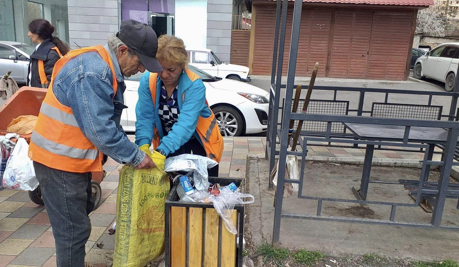 ԵԱՍՄ-ից 250 հաստիք տեղափոխվում է վարչական շրջանների աշխատակազմերի տնօրինությանը. նրանք կզբաղվեն բակային տարածքների աղբահանությամբ և մաքրմամբ