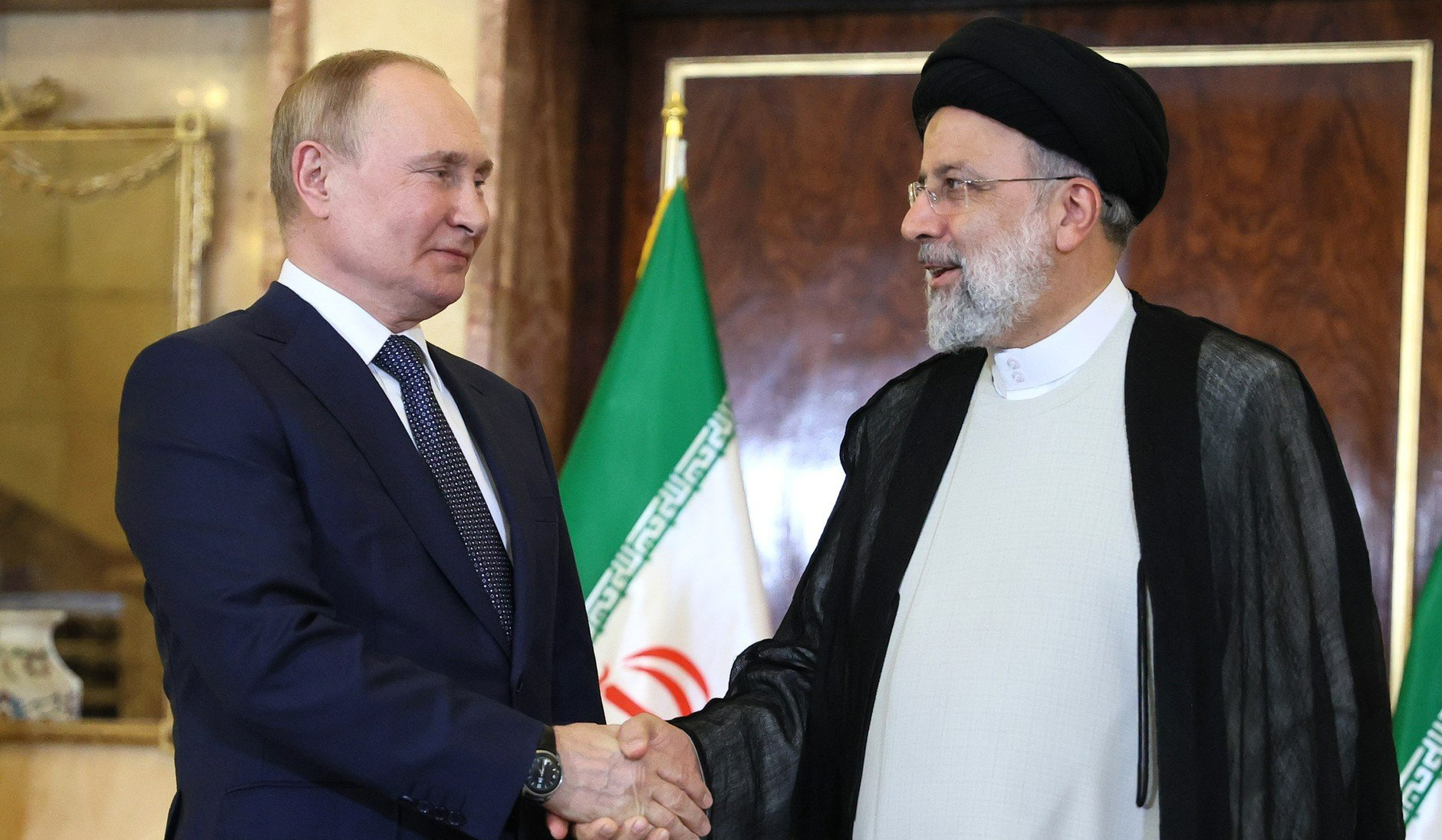 Путин и Раиси обсудили ситуацию на Ближнем Востоке