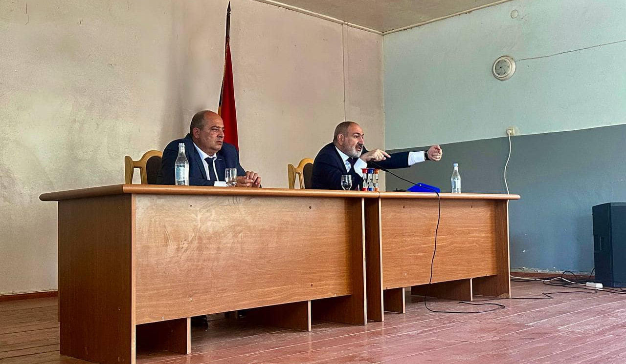 Նիկոլ Փաշինյանն այցելել է Ոսկեպար և հանդիպում ունեցել բնակիչների հետ