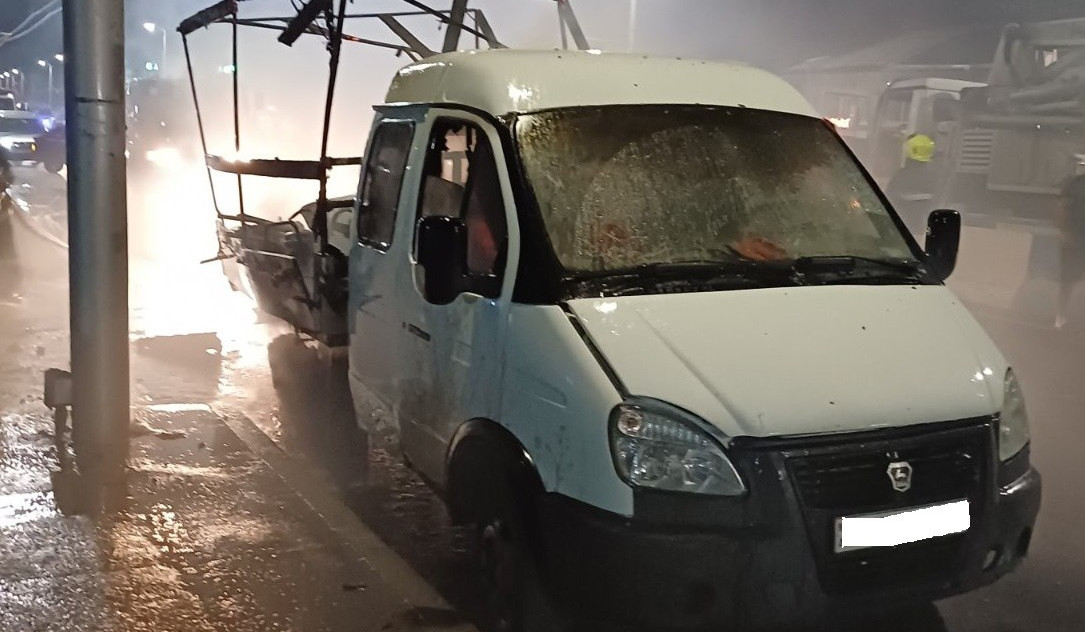 «Էրեբունի» օդանավակայան տանող ավտոճանապարհին ավտոմեքենա է այրվել