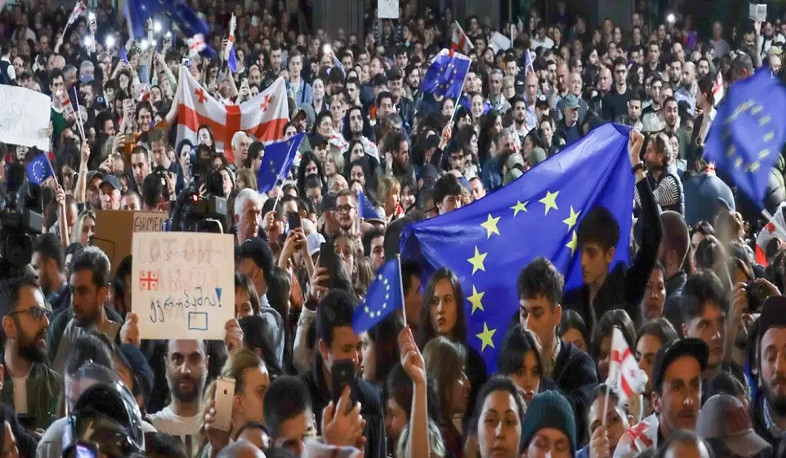 В Тбилиси прошел многотысячный митинг против закона об иноагентах