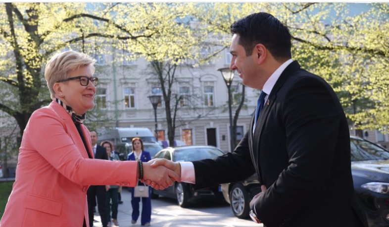 Alenui Simonianui, Lietuvos ministrui pirmininkui, esame pasirengę paremti RA kuriant taiką Pietų Kaukaze, gerinant santykius su ES.