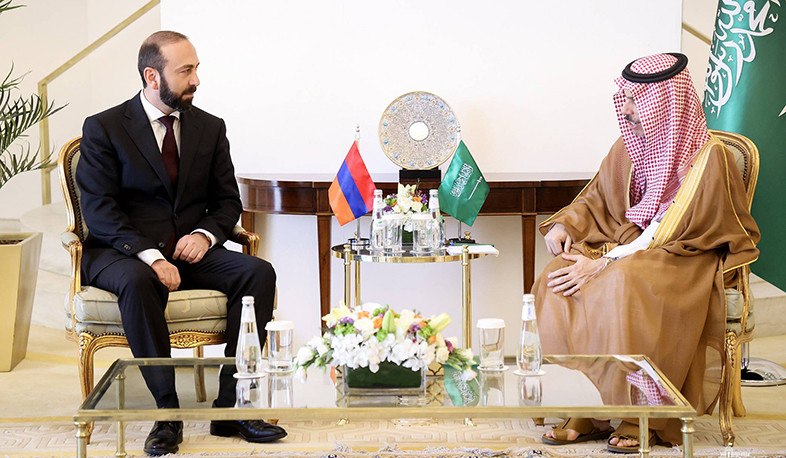 Armenia and Saudi Arabia Foreign Ministers  meet in Riyadh