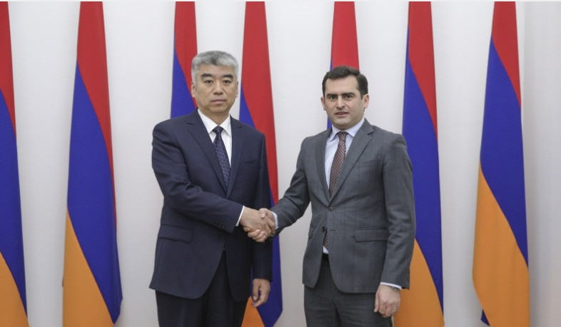 Armenian Parliament Vice Speaker Hakob Arshakyan hosts Chinese delegation