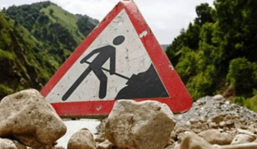 Կապանի Սպանդարյան փողոցում փրկարարներն իրականացրել են հարկադիր քարաթափման աշխատանքներ