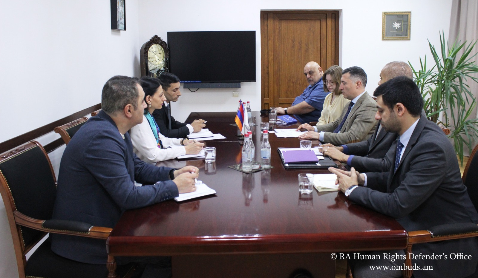 ՀՀ ՄԻՊ-ն ու Եվրոպայի խորհրդի պատվիրակությունը քննարկել են ԶՈՒ-ում մարդու իրավունքների պաշտպանությանն առնչվող հարցեր