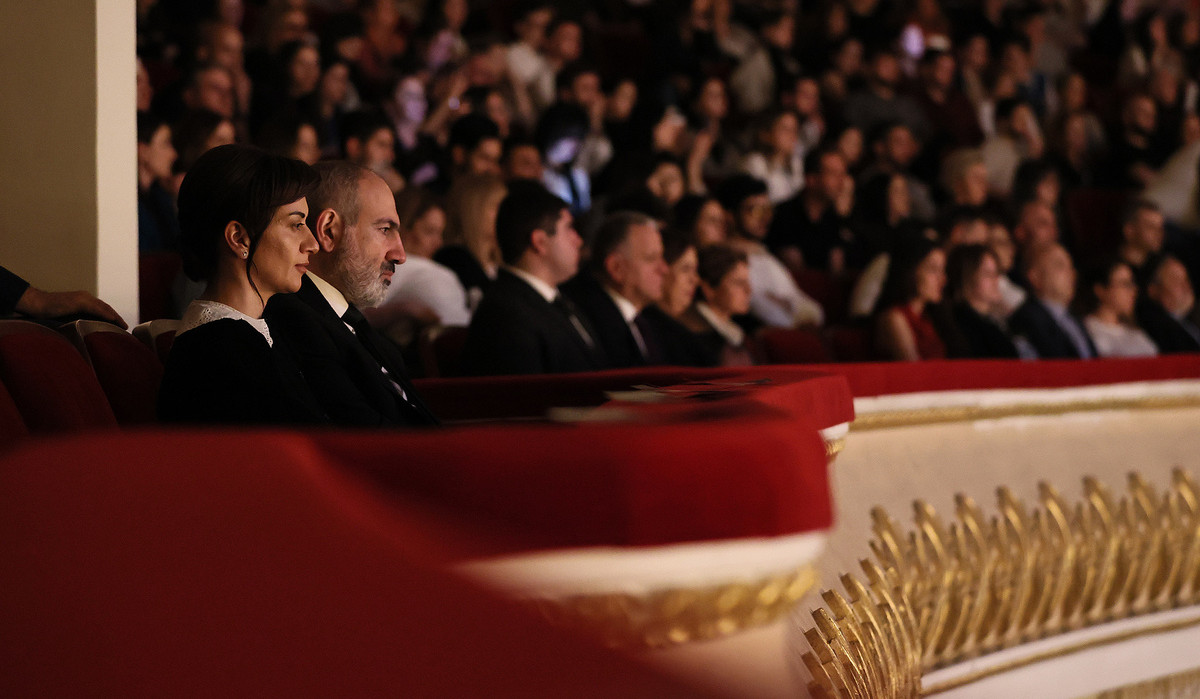 Prime Minister, together with his lady, attends the concert dedicated to the memory of the victims of the Armenian Genocide