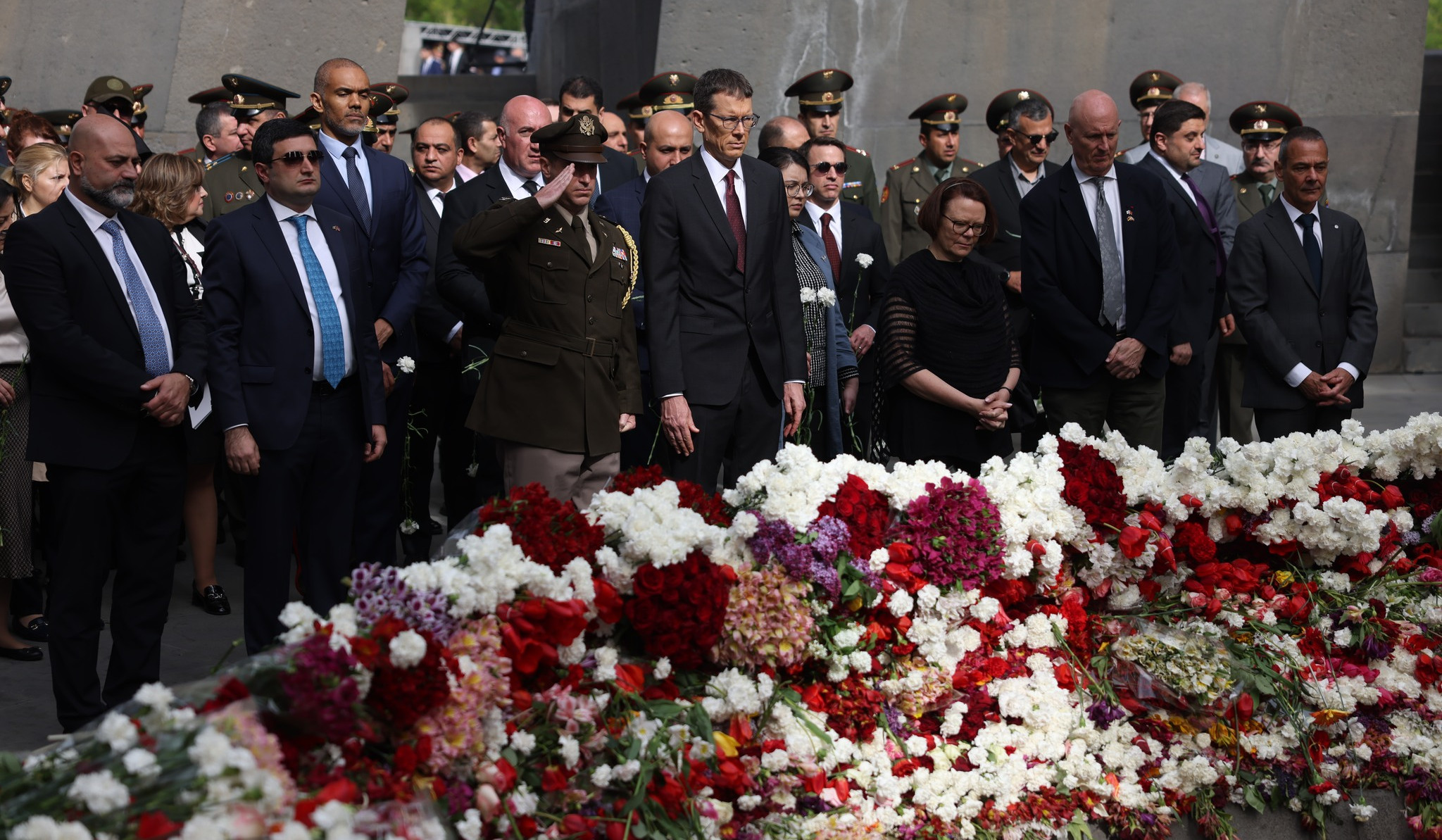 US ambassador and deputy ambassador paid tribute to memory of victims of Armenian Genocide