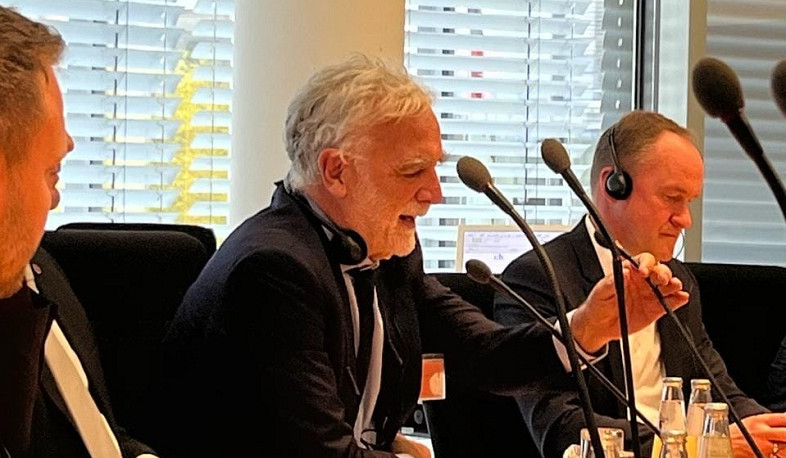 Luis Moreno Ocampo presented report on 'International legal aspects of forced deportation of Nagorno-Karabakh Armenians' at Bundestag
